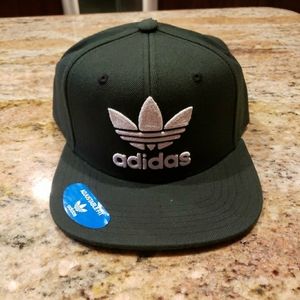 Adidas  Men's Trefoil Chain Flatbrim Snapback Cap